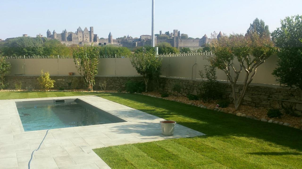 Sur Le Quai Bed & Breakfast การ์กาซอน ภายนอก รูปภาพ