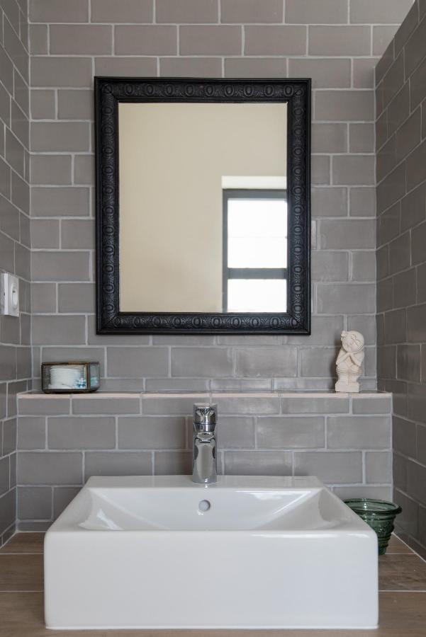 Sur Le Quai Bed & Breakfast การ์กาซอน ภายนอก รูปภาพ