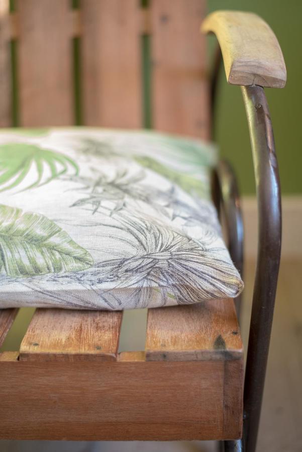 Sur Le Quai Bed & Breakfast การ์กาซอน ภายนอก รูปภาพ