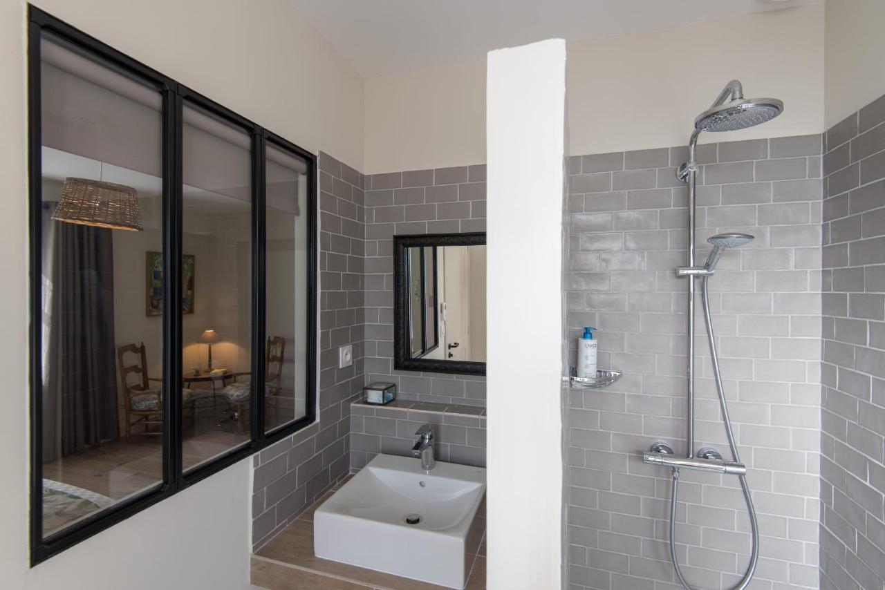 Sur Le Quai Bed & Breakfast การ์กาซอน ภายนอก รูปภาพ