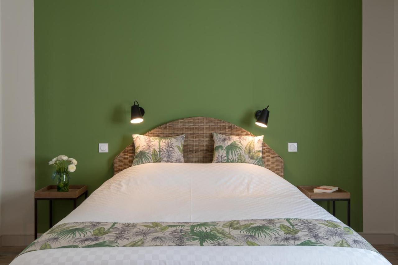 Sur Le Quai Bed & Breakfast การ์กาซอน ภายนอก รูปภาพ